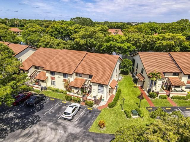 10624 Tropic Palm Avenue, Unit 202, Boynton Beach, FL 33437 Photo