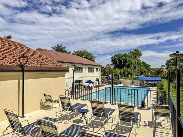10624 Tropic Palm Avenue, Unit 202, Boynton Beach, FL 33437 Photo