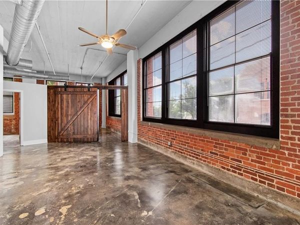 200 Main Street, Unit 107, Kansas City, MO 64105