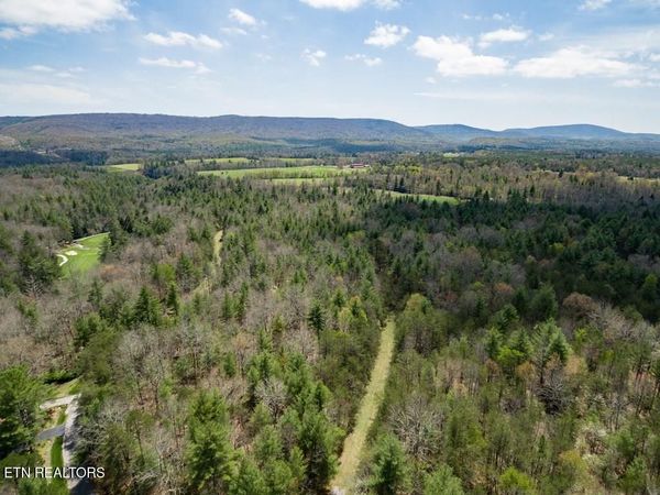 17 Menteith Lane, Crossville, TN 38558