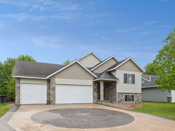 937 S Cedar Street, Belle Plaine, MN 56011