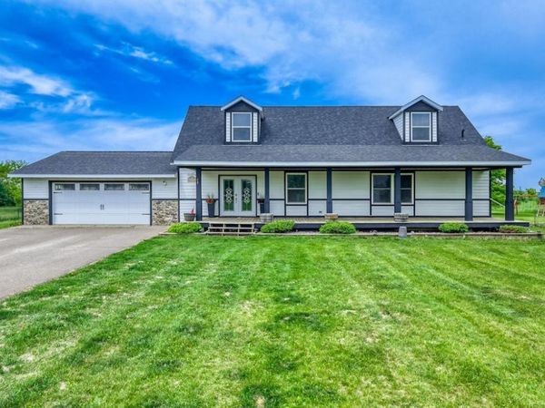 706 County Road H , New Richmond, WI 54017