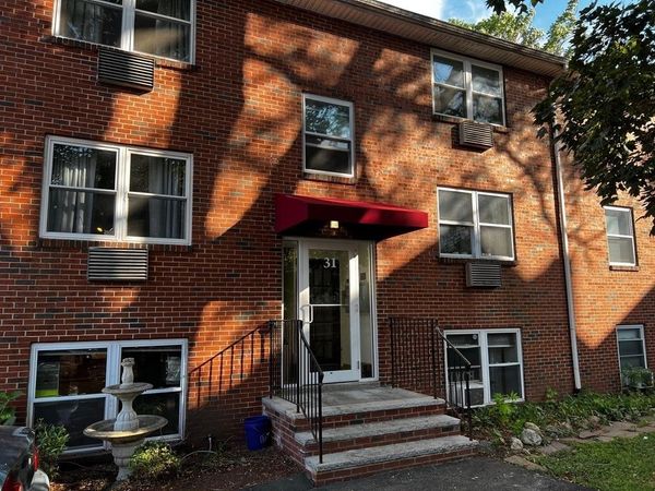 31 Montvale Ave, Unit 1, Woburn, MA 01801