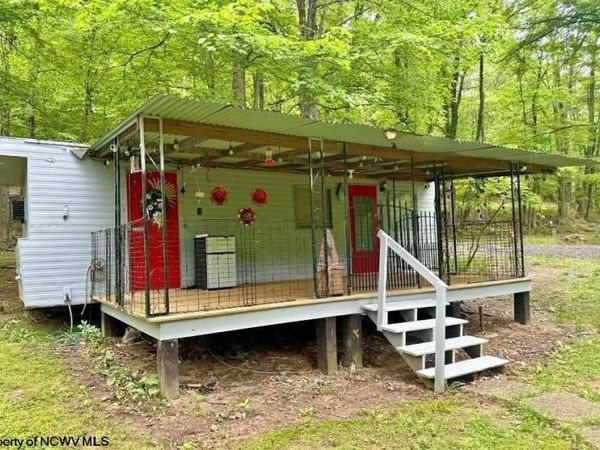 1050 McGee Lane, Volga, WV 26238