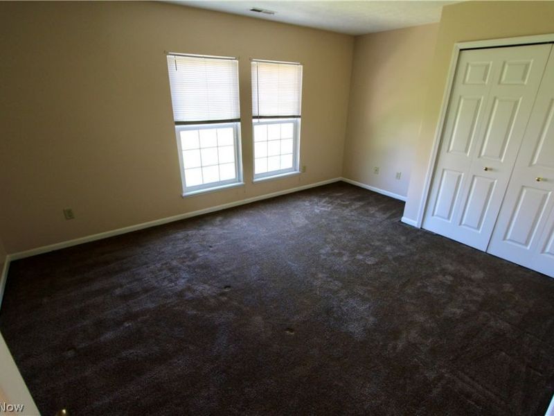 27242 Emerald Oval S, Olmsted Township, OH 44138 Photo 18