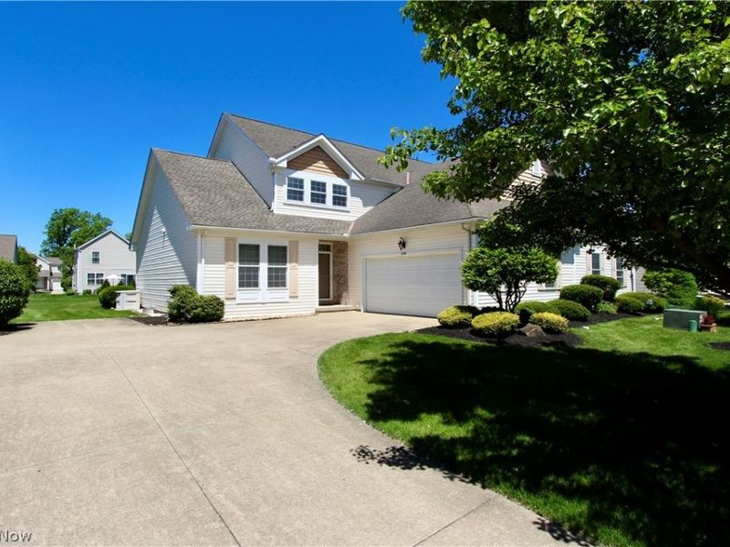 27242 Emerald Oval S, Olmsted Township, OH 44138 Photo 30