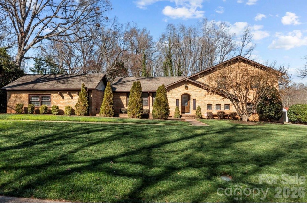 6621 Fair Lawn Road , Charlotte, NC 28215 Main Photo