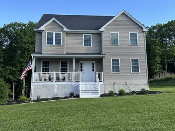 17 Noble Street, Dudley, MA 01571