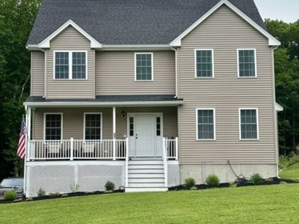 17 Noble Street, Dudley, MA 01571