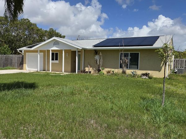 2209 SE East Dunbrooke Circle, Port St. Lucie, FL 34952