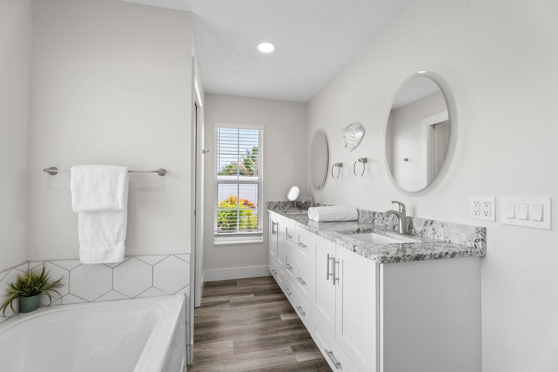 701 SE Dolphin Drive, Stuart, FL 34996 Photo