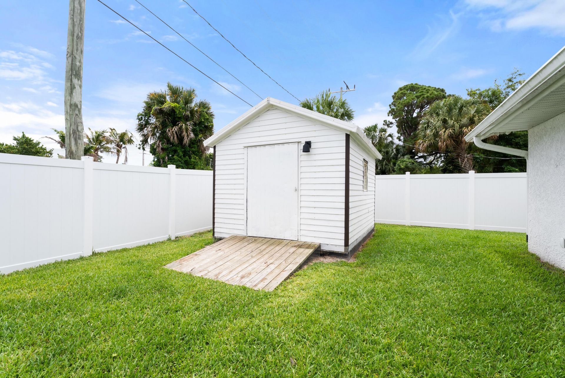 701 SE Dolphin Drive, Stuart, FL 34996 Photo