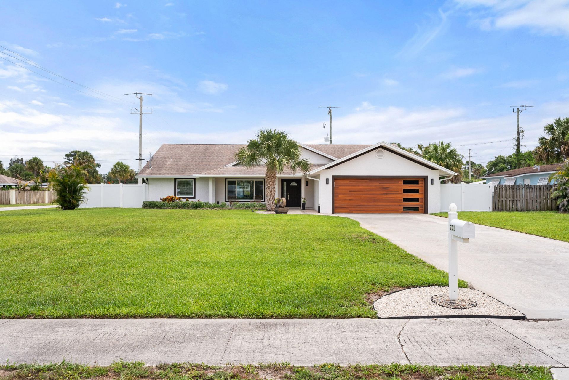 701 SE Dolphin Drive, Stuart, FL 34996 Photo