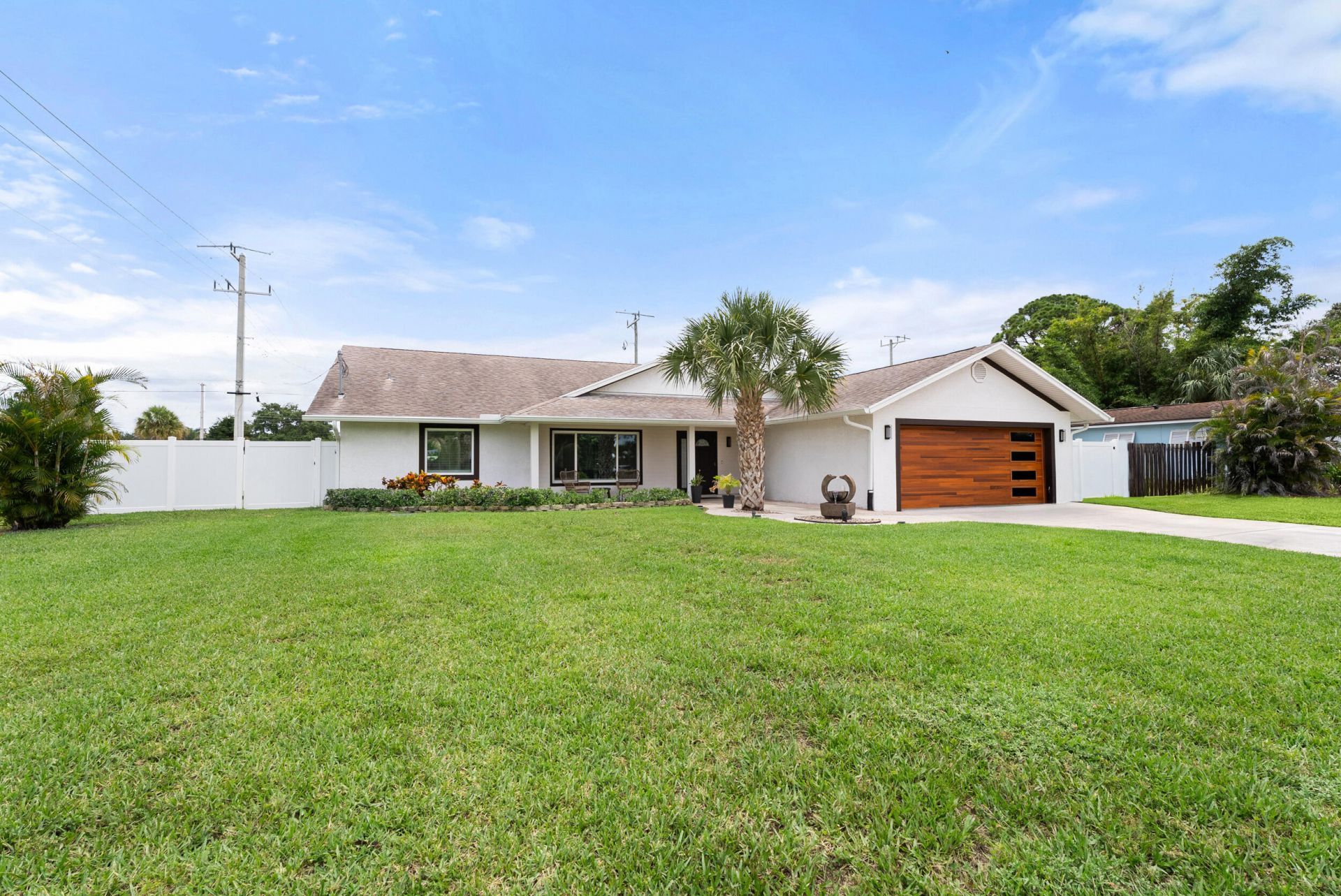 701 SE Dolphin Drive, Stuart, FL 34996 Photo