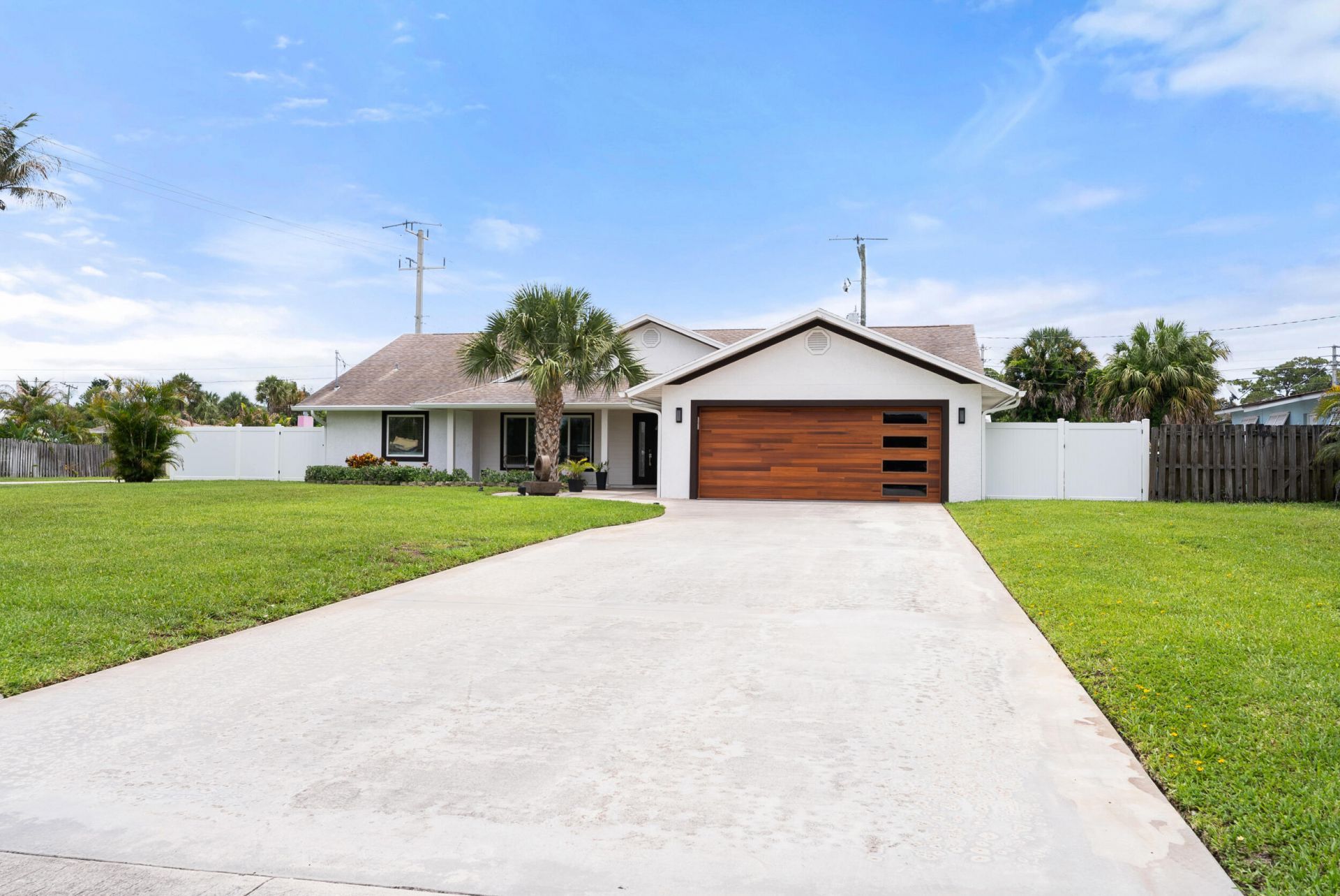 701 SE Dolphin Drive, Stuart, FL 34996 Photo