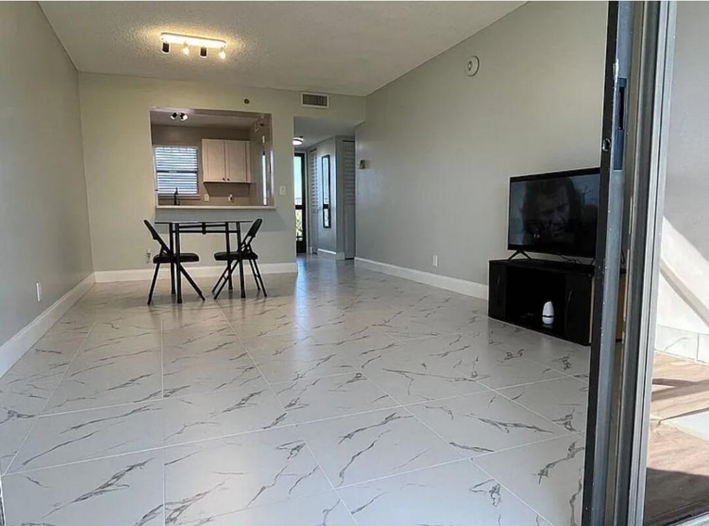 4640 W Lucerne Lakes Blvd Boulevard, Unit 505, Lake Worth, FL 33467 Photo