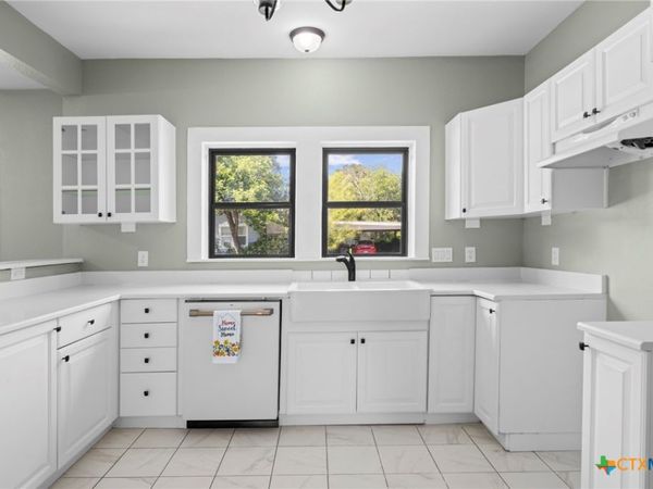 617 N Beal Street , Belton, TX 76513