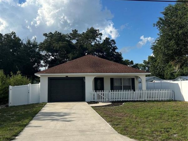 702 LEMON AVE , DUNDEE, FL 33838