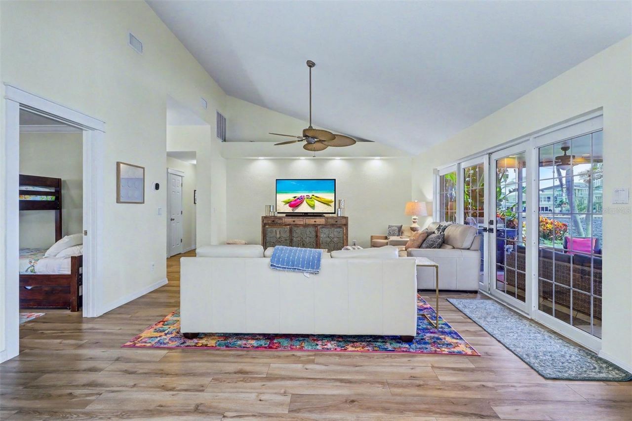 495 Harbor Drive S, Indian Rocks Beach, FL 33785 Photo