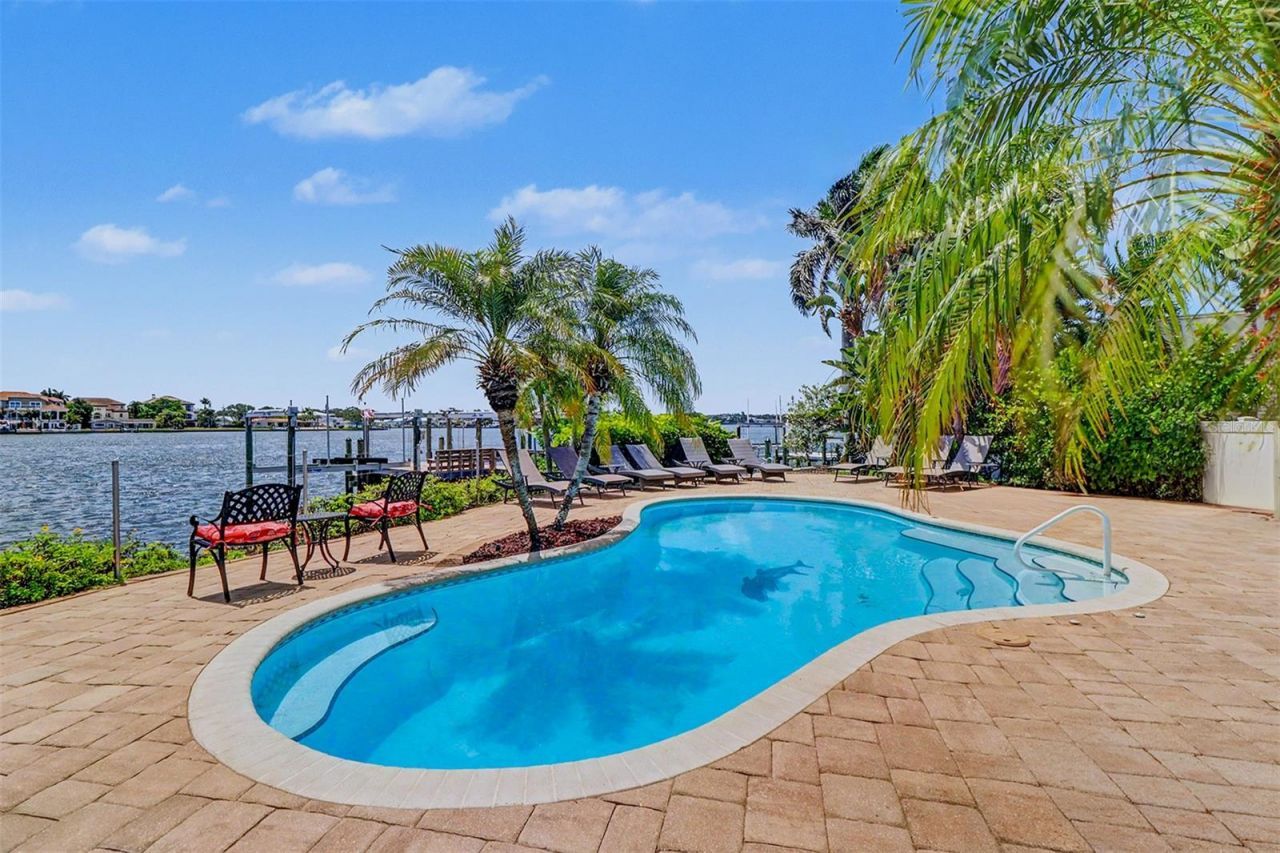 495 Harbor Drive S, Indian Rocks Beach, FL 33785 Photo