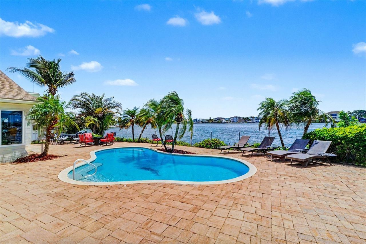 495 Harbor Drive S, Indian Rocks Beach, FL 33785 Photo