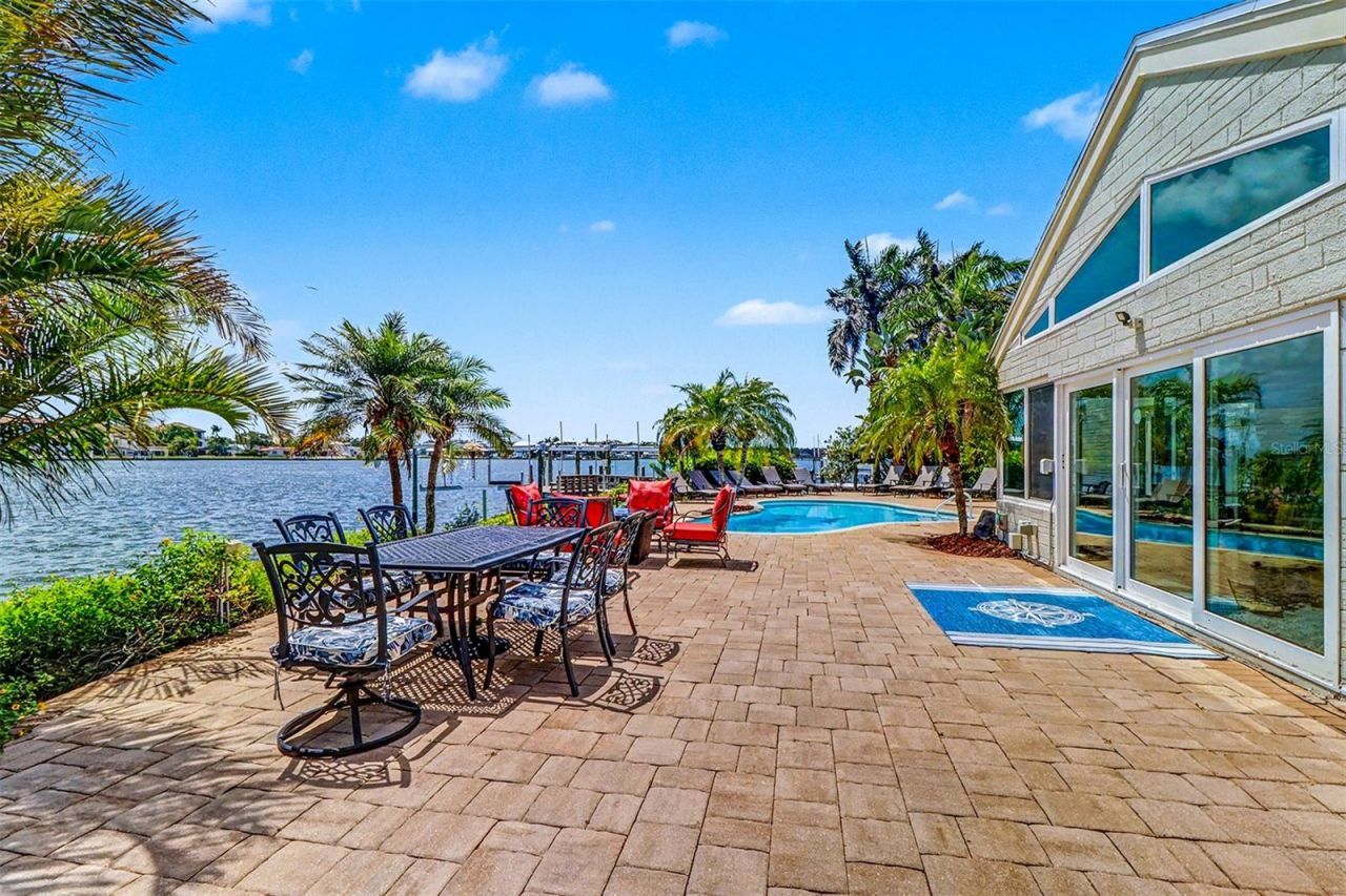 495 Harbor Drive S, Indian Rocks Beach, FL 33785 Photo