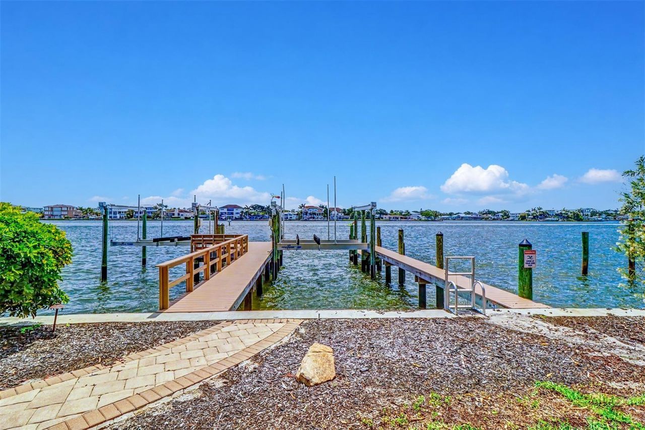 495 Harbor Drive S, Indian Rocks Beach, FL 33785 Photo