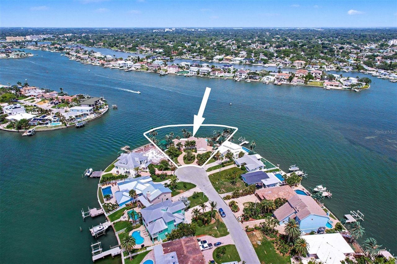 495 Harbor Drive S, Indian Rocks Beach, FL 33785 Photo