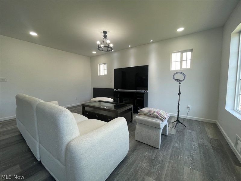 7915 Snow Road, Parma, OH 44129 Photo 10