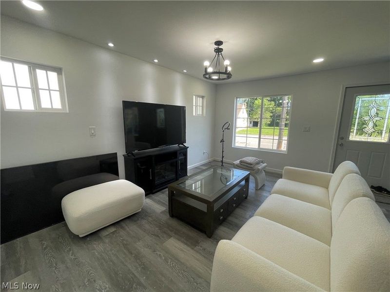 7915 Snow Road, Parma, OH 44129 Photo 11