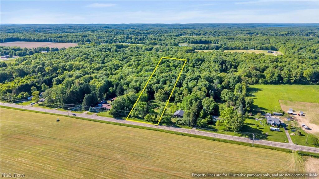4957 State Route 82 , Mantua, OH 44255