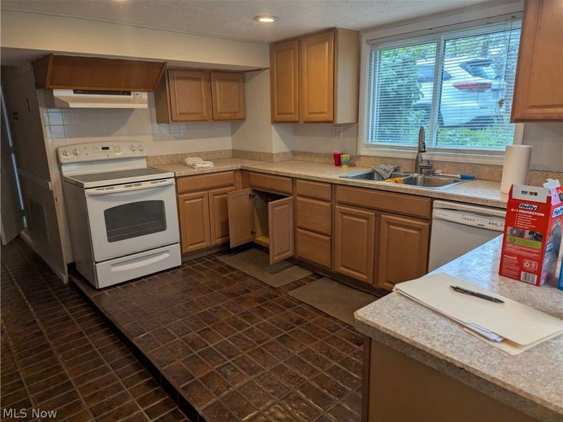 707 Bell Road, Chagrin Falls, OH 44022 Photo 4