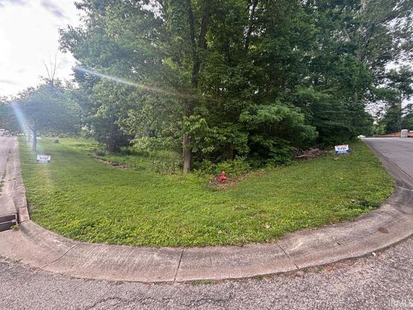 1099 N Daisy Drive, Ellettsville, IN 47429