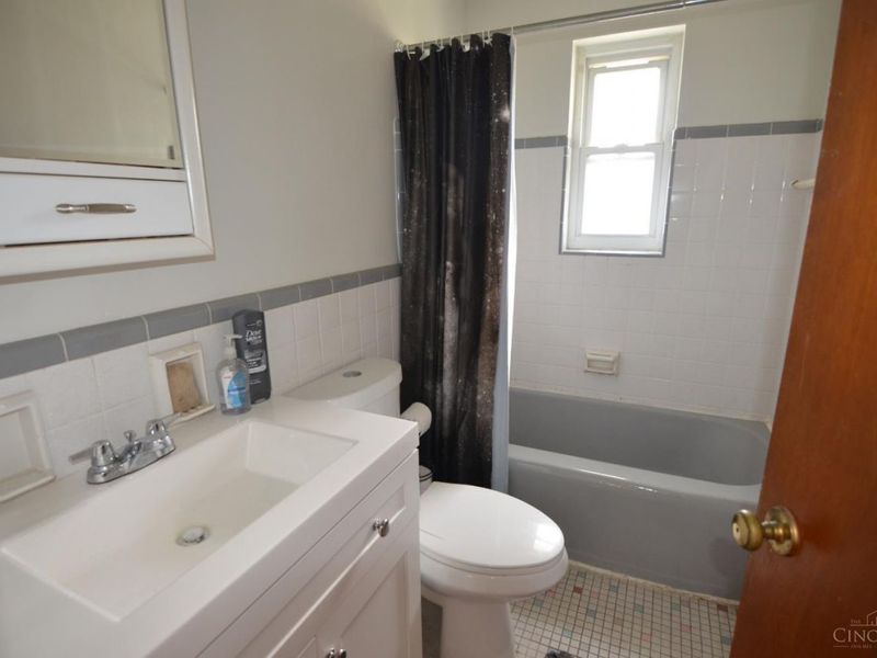 7205 Longfield Drive, Madeira, OH 45243 Photo 12