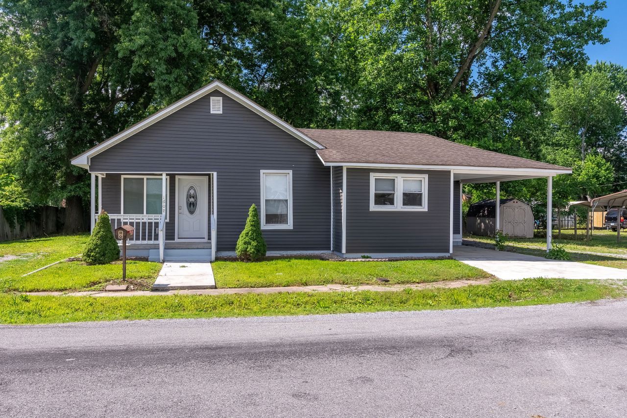 1608 W Adams Street, Herrin, IL 62948