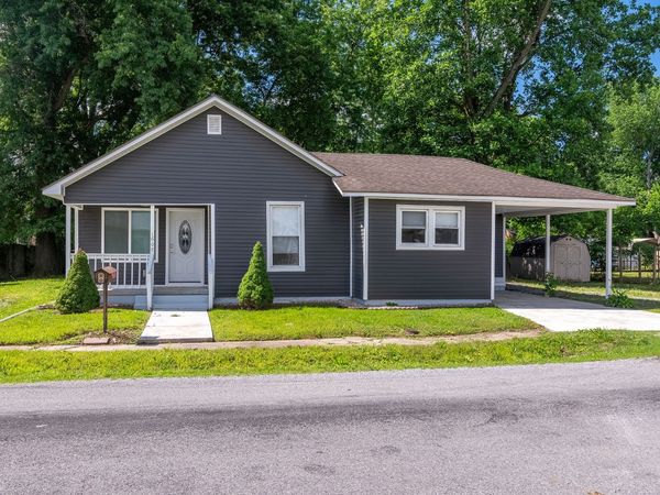 1608 W Adams Street, Herrin, IL 62948