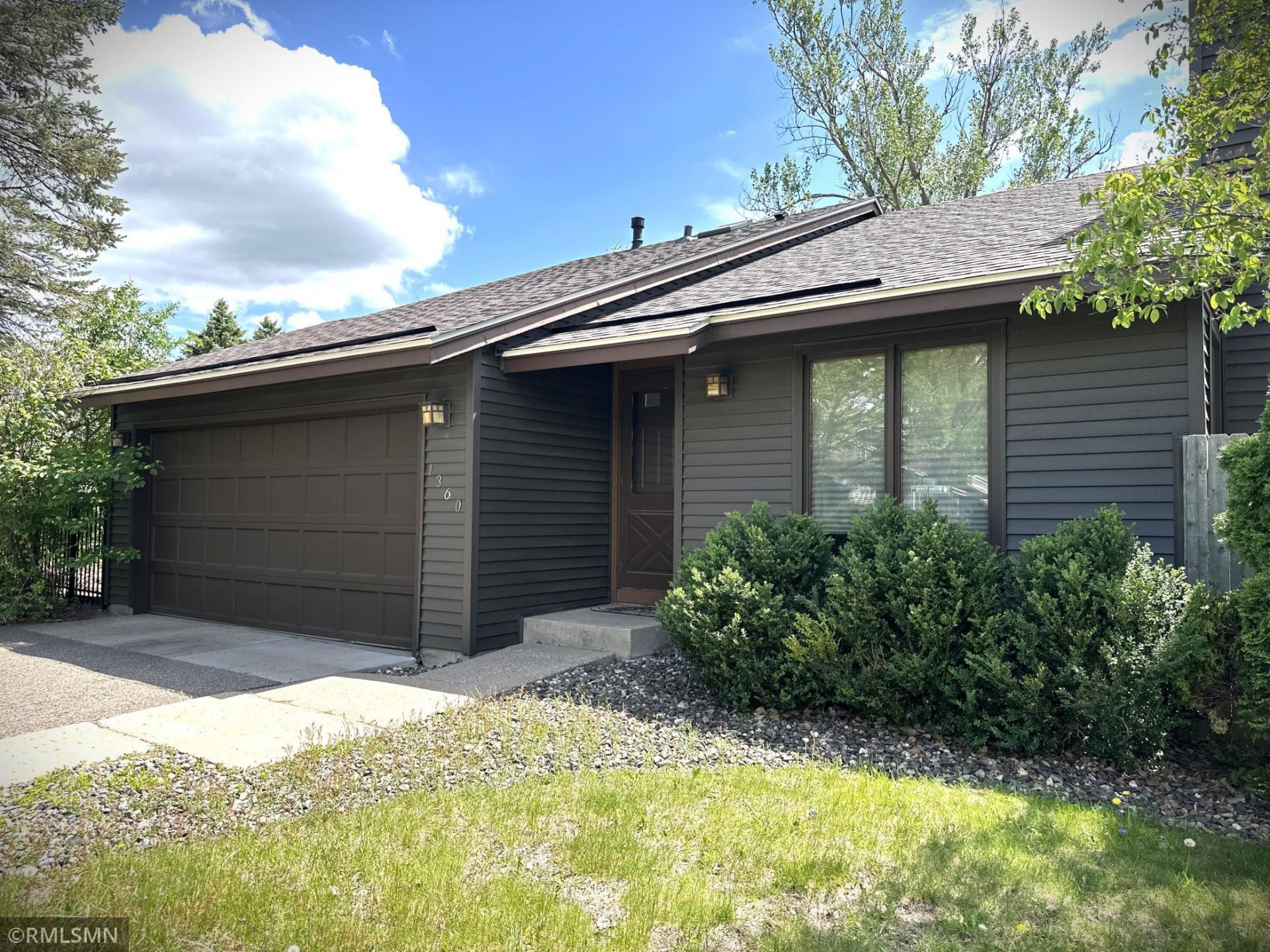 1360 Willow Creek Lane, Shoreview, MN 55126