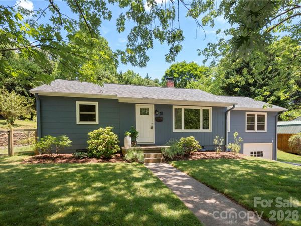 18 Pinewood Place , Asheville, NC 28806