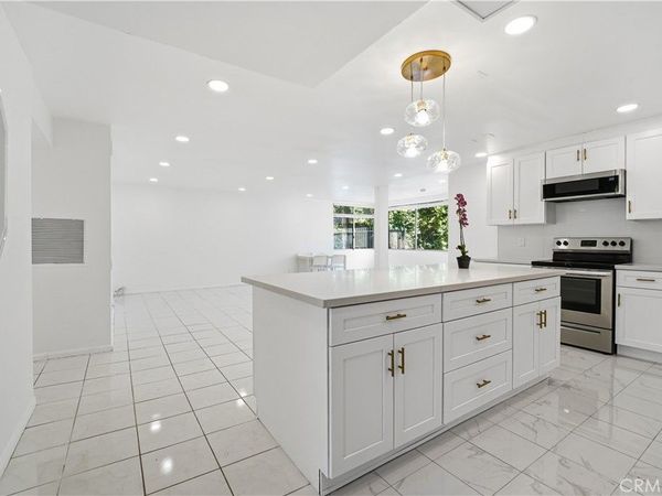 5301 Balboa Boulevard, Unit F7, Encino, CA 91316