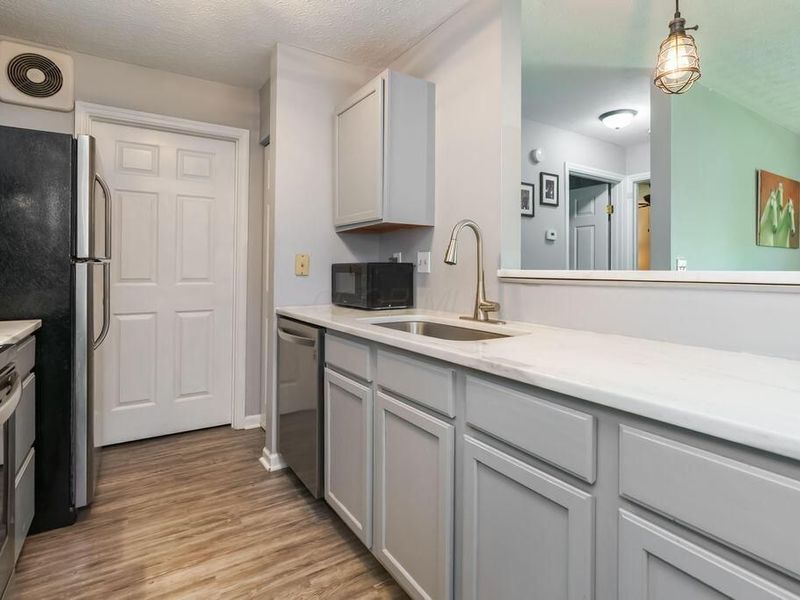 6767 Meadow Creek Drive , Unit 101, Columbus, OH 43235 Photo 11