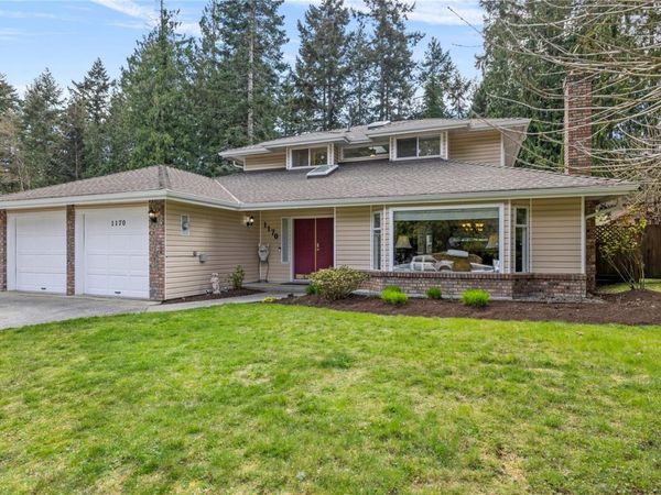 1170 Clubhouse Dr, Qualicum Beach, BC V9K 1C4