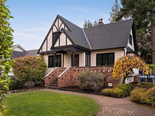 5208 Del Monte Ave , Saanich, BC V8Y 1X2