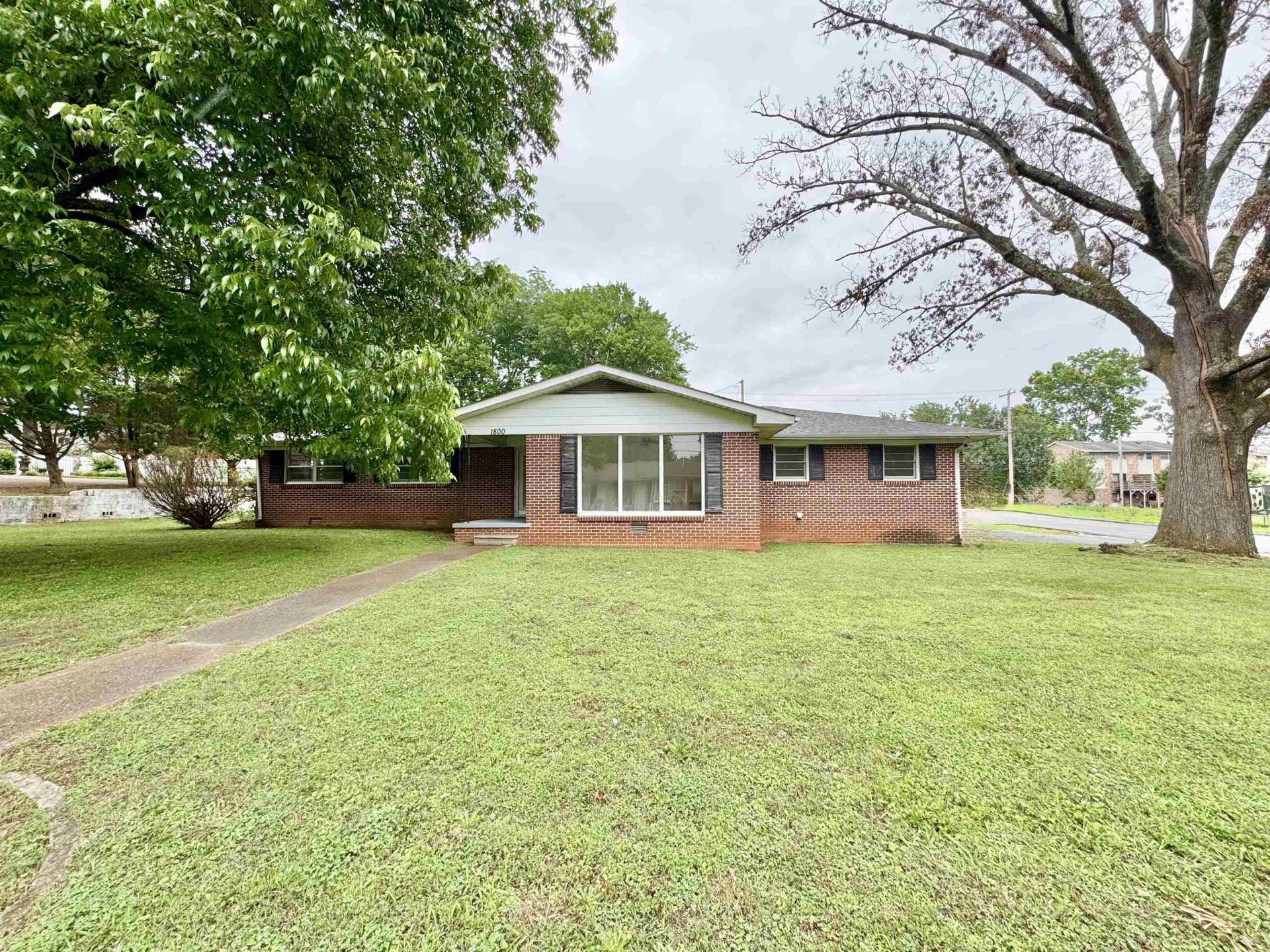 1800 Crestline Ave, Sheffield, AL 35660 Main Photo