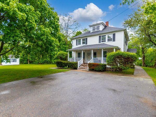 19 Cinroc Cir, Falmouth, MA 02536
