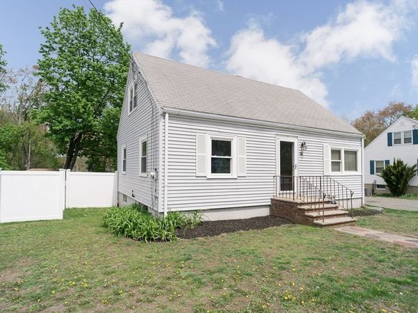 367 Lynnfield St, Peabody, MA 01960