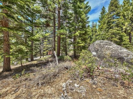 1933 Apalachee Drive, South Lake Tahoe, CA 96150 Photo