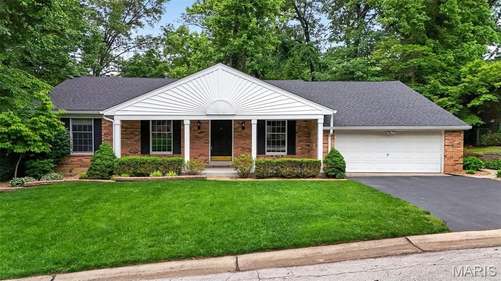 12464 Meadow Green Place, Saint Louis, MO 63141 Main Photo