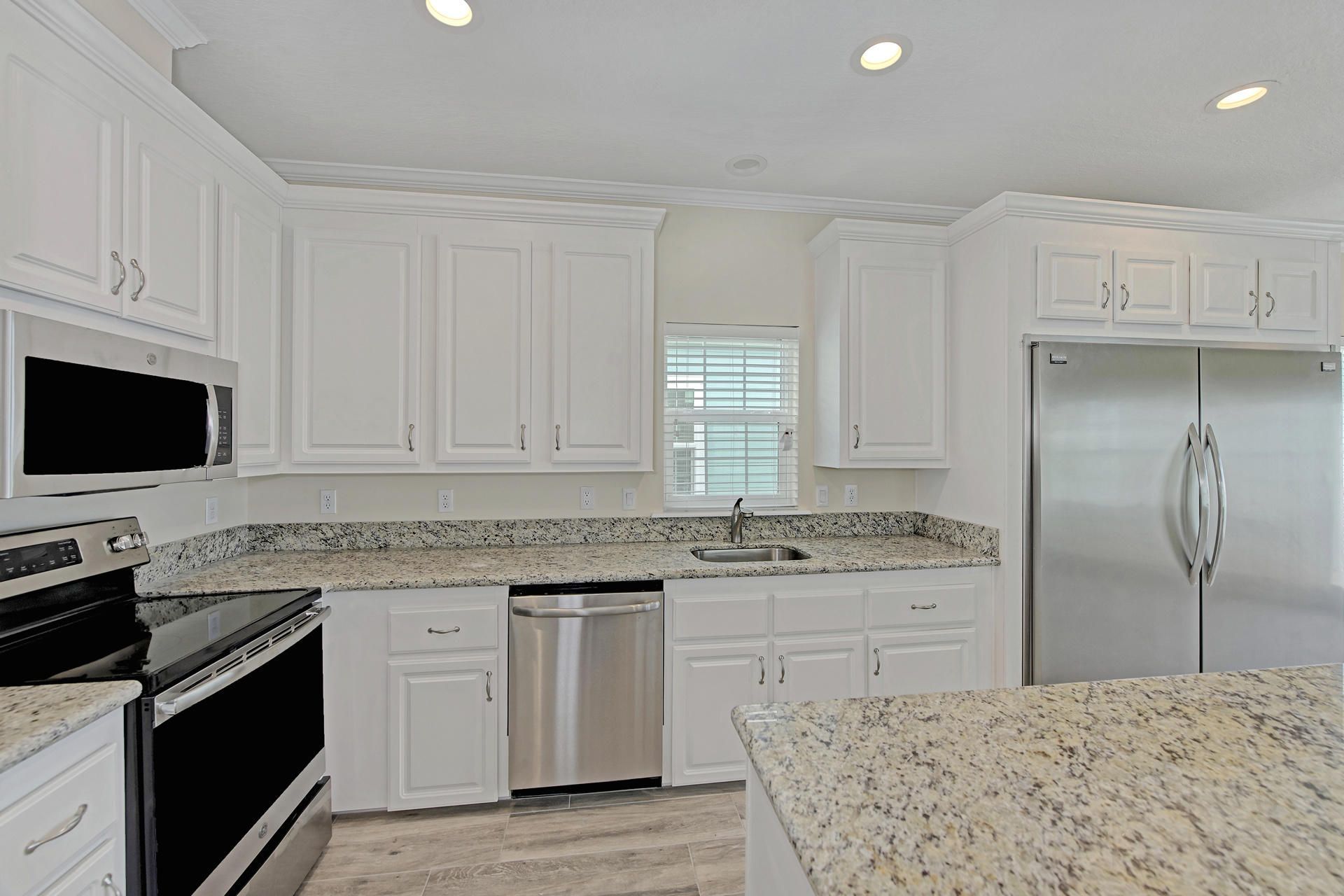 21 E Circle Drive, Unit B, Saddle Bunch, FL 33040 Photo