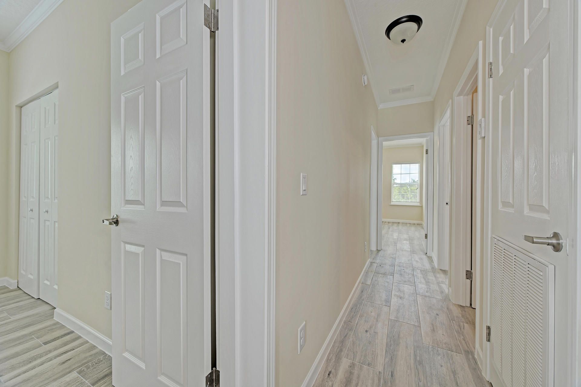 21 E Circle Drive, Unit B, Saddle Bunch, FL 33040 Photo