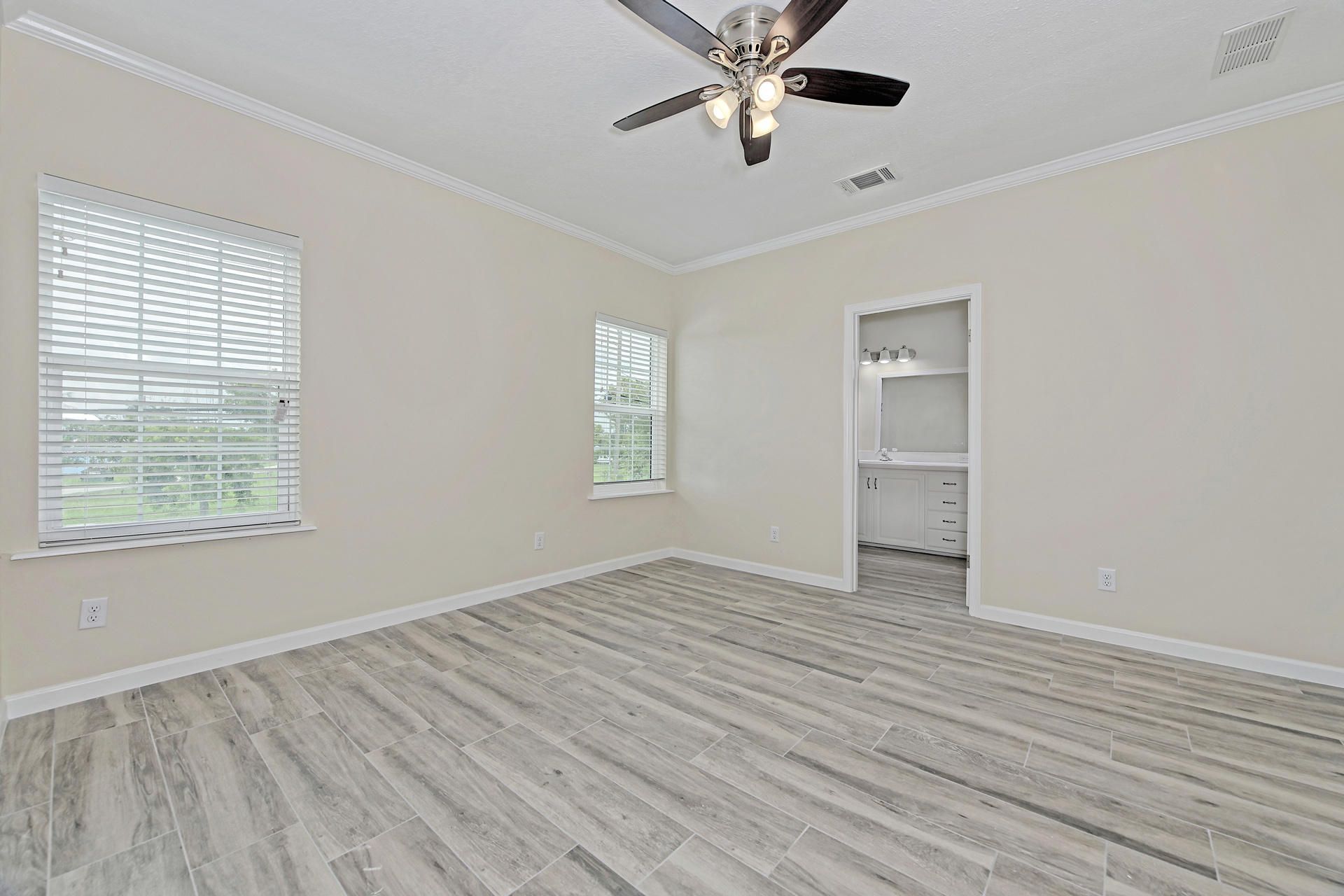 21 E Circle Drive, Unit B, Saddle Bunch, FL 33040 Photo